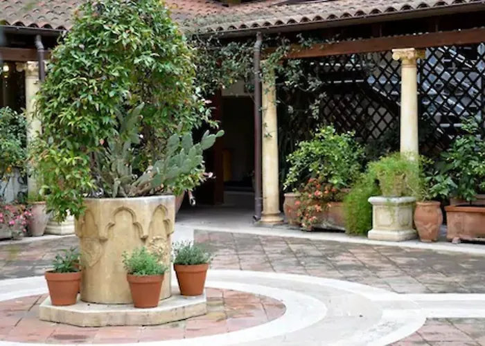 Hotell Katane Palace